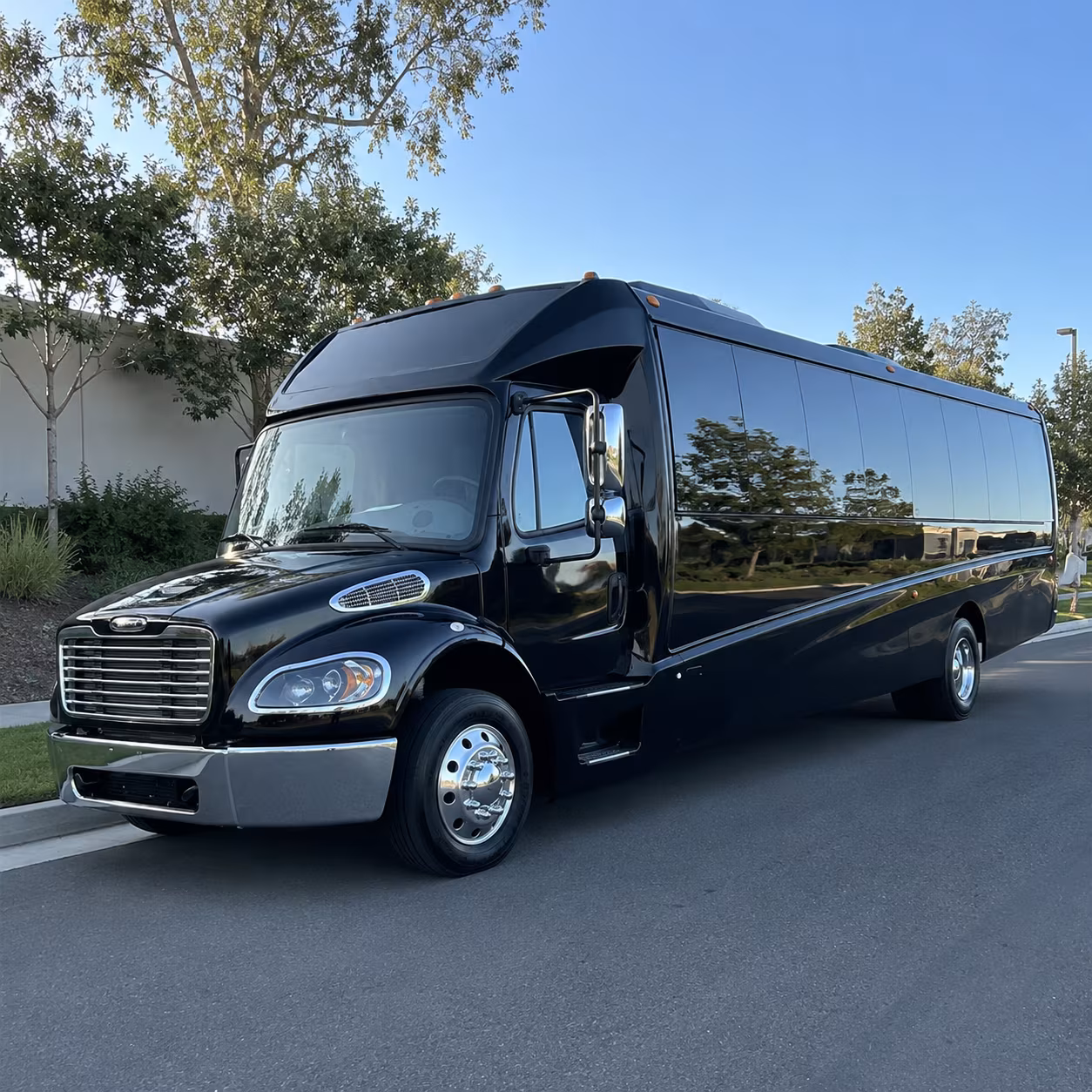lubbock 28 passenger minibus